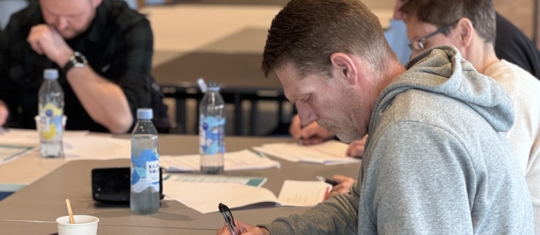 Kemihåndtering - en kemisk risikovurdering i svømmehaller