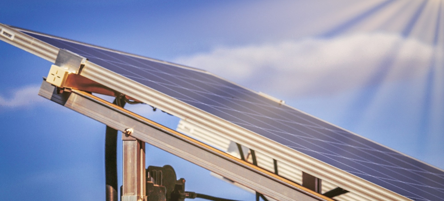 Ny lovgivning baner vejen for flere solceller på svømmehallerne Ny lovgivning baner vejen for flere solceller på svømmehallerne