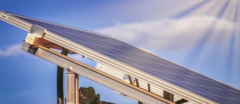 Ny lovgivning baner vejen for flere solceller på svømmehallerne Ny lovgivning baner vejen for flere solceller på svømmehallerne
