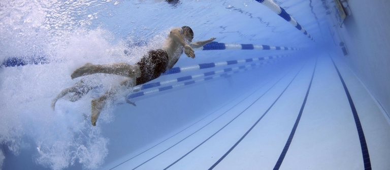 Lukningstruede svømmehaller i Kolding kan måske reddes
